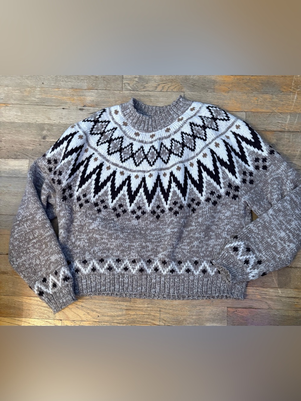 American Eagle Women’s Knit Sweater, large